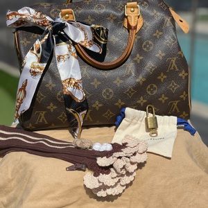 Louis Vuitton Speedy 30 with EXTRAS and insert. Super clean. 👜❤️👜💕